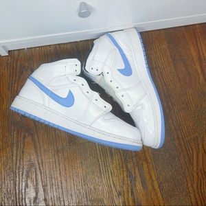 Air Jordan 1 Retro Mid ‘Legend Blue’